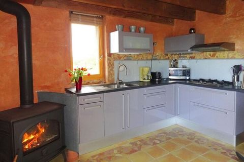 Between land and sea. Colourfully furnished natural stone house in a small Breton hamlet near the Rosa granite coast. From the private terrace area, you can enjoy an unobstructed view across the fields to the sea. There are three living units on the ...
