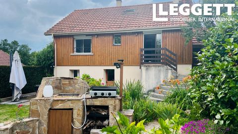 A22461SGE24 - Situated within the commune of St Pierre de Frugie this fantastic property is ready to move into and has 4 bedrooms, an open planning living / dining room and beautiful garden Information about risks to which this property is exposed is...