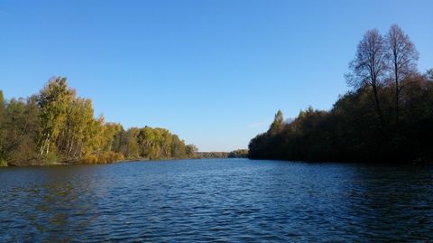 The house is not located in the area, not near, not in the area, and on the shore of Ruza reservoirs. Stress plot closely adjacent to the reservoir, private access to the water. Further, in order to tell more: Location: Moscow region., Etc. Zhukovka ...