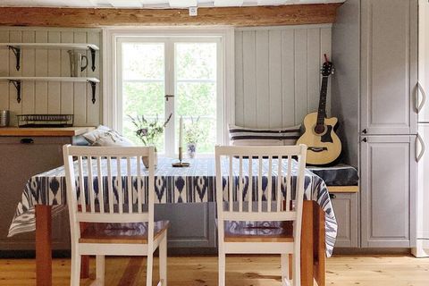 Welcome to a charming cottage located in an idyllic setting in Krusenberg surrounded by beautiful nature reserves on the outskirts of Uppsala! Here you stay in a pleasant cottage from the 17th century with well-chosen material choices to preserve the...