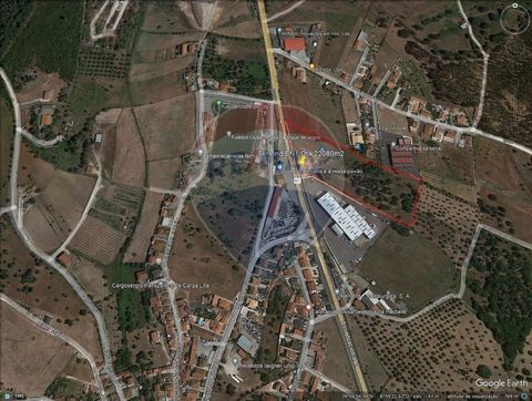 Industrial land 45 km from Lisbon with 22,080 m2 on the IC2 (EN 1), between Alenquer and Ota, close to Campera, Carregado and easy access to the A1 and A10. This land has an approved project for a factory or warehouse with 4,300m2 and the possibility...