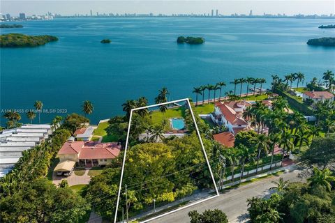 Build your dream home with some of the most stunning wide bay views in the city. Located in the historic Morningside neighborhood this waterfront property boasts a 29,300 square foot lot with 100' of water frontage on the wide bay. Experience breatht...