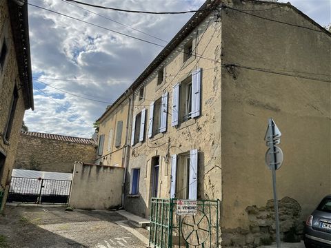 We are selling a T4 type house in the town of Villepinte. 82.5m2 house consisting of a sleeping area with 2 bedrooms, a bathroom and a kitchen area. Outside, you will have a garden to eat in the open air. The home comes with a garage. The price is 97...