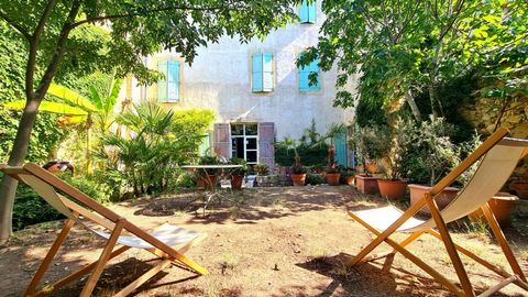 Dynamic village with all shops (bars, restaurants, supermarket, doctor, grocery:) located at 10 minutes from Pezenas, 25 minutes from Beziers and 30 minutes from the beach ! Unique ! Gorgeous Maison de Maitre (2 faces) dating from 1825 that has conse...