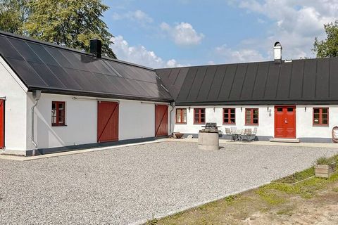 Welcome to an accommodation where Scandinavian charm and modern elegance meet in this newly renovated rural accommodation. With whitewashed walls and carefully selected details, this house radiates a timeless beauty that permeates every corner. Welco...