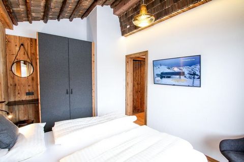 The newly built Chalet Pinzgauer Almhütte impresses with its exclusive furnishings and the perfect location in Königsleiten. You can enjoy your well-deserved holiday with maximum comfort with 12 people. In this 290 m² chalet you will not lack for any...