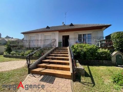 House in a charming village in Bazemont in a quiet area, comprising 4 rooms and having an area of ??92m2. This property has an entrance, a living room with lounge and fireplace, an equipped and fitted kitchen, a bathroom with separate toilet, as well...