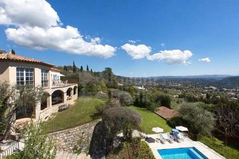 Boasting breathtaking panoramic views over the entire coast line and down to the sea, this charming 5-bedroom property is located on the immediate outskirts of the village of Speracedes. Comprised of an entrance hall, reception room with a fireplace,...