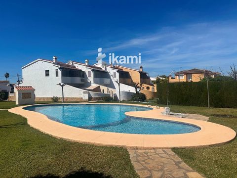 Flat for sale in Els Poblets, with 120 m2, 3 rooms and 1 bathrooms, Swimming pool, Furnished and Air conditioning. Features: - SwimmingPool - Air Conditioning - Alarm