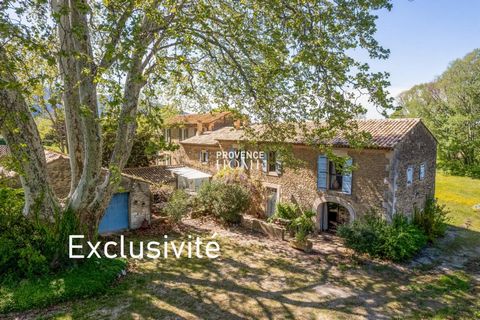 Provence Home, the real estate agency of Luberon, is offering for sale, in a very peaceful hamlet of the municipality of Oppède, this magnificent 19th-century stone building, nestled in a preserved and peaceful setting. SURROUNDINGS OF THE PROPERTY T...
