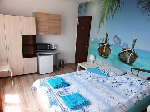 I offer you two rooms with a private bathroom in the Briz quarter in Varna with an incredible sea view! One room has a double bed, air conditioning, terrace, wi-fi, wardrobe and everything you need to prepare breakfast. The second room is designated ...