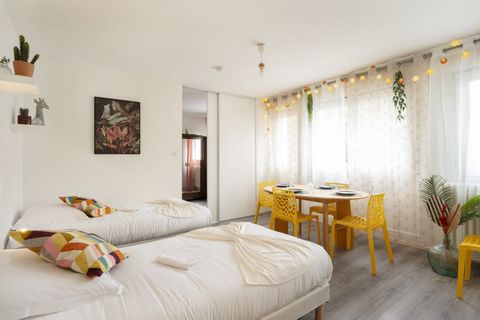In the heart of Metz's Nouvelle Ville district, just an eight-minute walk from the city's Botanical Gardens and 10 minutes from the train station, come and settle into this warmly decorated apartment. You'll find it easy to browse the Christmas marke...