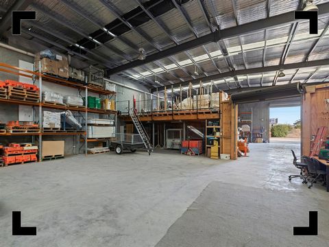 To be sold via Private Sale Closing on Wednesday 15th May 2024 at 12pm. All offers must be submitted on a signed Contract Of Sale. POINT OF INTEREST: An unmatched north-western location for major freeway access, this industrial asset is the stretch o...