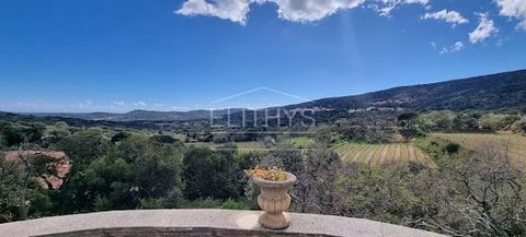 Set in a quiet area, south-facing land of 11 000 sqm with panoramic views over the village of Ramatuelle, the vineyards and sea overviews, this Palladian-style villa has numerous outbuildings totalling around 530 sqm. Lots of work to be carried out. ...