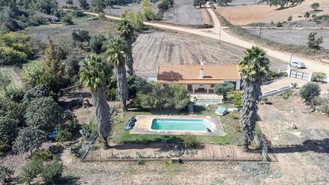 Description MAGNIFICENT 5-BEDROOM VILLA IN CERCAL DO ALENTEJO / COSTA VICENTINA 23,500m² I House I 5 Bedrooms I Swimming Pool I Garage I Orchard I Olive Grove I Pinhal The house on a plot of 23,500m², composed of 2 items, one urban and one rustic. Mo...