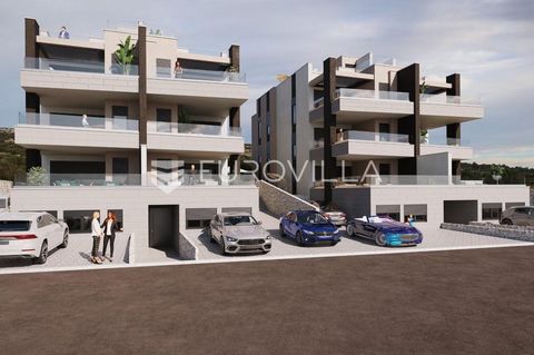 Pag, Šimuni, modern building with six residential units, located in an exceptional location. It is only 300 m from the sea and beautiful beaches. Perfect location for vacation and family life. Every apartment has a wonderful view of the sea. Penthous...