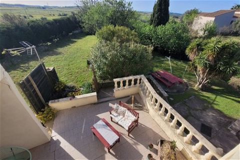 This cosy 50's house needs some love and care, but than it will offer a sea of possibilities. The living space includes four bedrooms, a study, and two bathrooms. The two south-facing terraces with magnificent views open up to a large garden. Private...