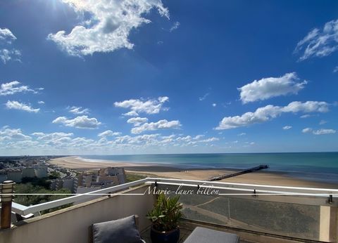 Dpt Vendée (85), à vendre SAINT JEAN DE MONTS appartement T4 de 101 m2, terrasse aménagée de 167 m2, cave et garage
