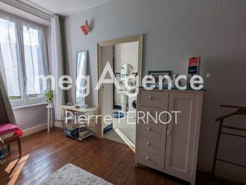 LABASTIDE ROUAIROUX, in the town center and close to all amenities, large newly renovated semi-detached town house. This residence, solidly built and perfectly maintained, consists on the ground floor of an entrance hall, a living room of 25 m², a se...