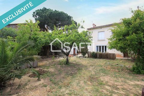 In the sought-after village of Alenya, just 5 minutes from the Catalan beaches, this 3-sided, semi-detached R+1 house is within walking distance of the center. Set in 380 m2 of fully enclosed grounds with fruit trees and ideal for a vegetable garden,...