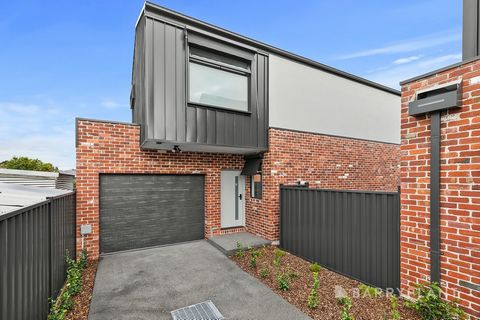 Brand new, bathed in natural light and set privately at the rear of the block, this freestanding, low-maintenance townhome is move-in ready, offering modern design and stylish finishes, just perfect for first homeowners and investors. The unique recy...