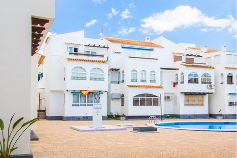 For rent a cozy apartment with a swimming pool in a gated community, located 450 meters from the sea, about 20-25 minutes walk from the Torrevieja seafront, parks. 2 bedroom apartment, 4 beds. The first floor of a 3-storey building. TV, WIFI, air con...