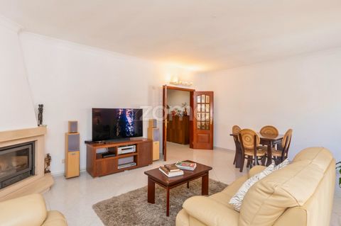 Identificação do imóvel: ZMPT566662 4 bedroom apartment | Bom Sucesso | Alverca With a gross private area of 166m2, this spacious 4-bedroom apartment offers the perfect balance between comfort and convenience. Providing ample space for the whole fami...