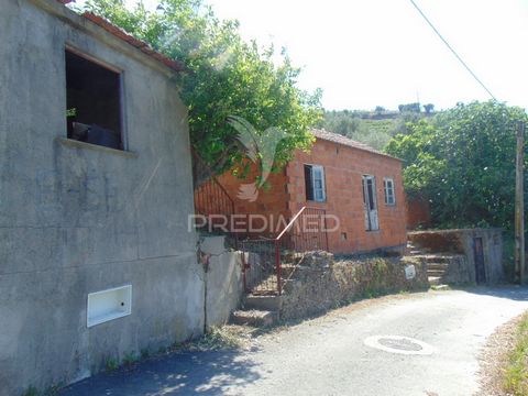 Set of 3 country houses, for total recovery, with independent urban items, located in the heart of the Douro wine region, in a beautiful and quiet village, 16 kms from the center of Vila Real. The dwellings are described as follows: 1st - House of 2 ...