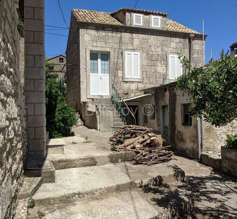 Korčula, Račišće, we are selling an autochthonous stone house 100m from the sea and 150 m from the beach. The floor plan of the house on 3 floors is 39m2 and next to the house there is a fireplace of approx. 6m2. There was a tavern on the ground floo...