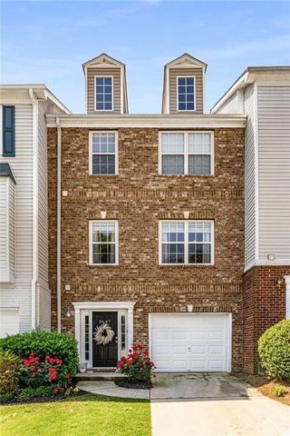 Welcome Home to Lantern Ridge: Where Modern Comfort Meets Timeless Charm. Nestled in the heart of the coveted Lantern Ridge community, this captivating 3-story residence beckons you with the perfect blend of convenience and sophistication. Hardwood f...