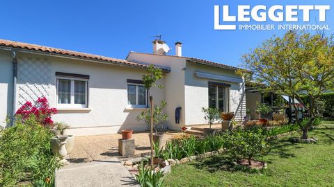 A29218RSI30 - This recently renovated well insulated house can be ideal as family house or holiday home in walking distance within the historical centre of Uzès, only a couple of minutes from the Place aux Herbes - the central market square and all t...