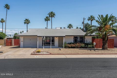 This home is a fantastic opportunity for someone looking to embrace the vibrant 55+ lifestyle of Sun City! With its convenient location near the RJ Johnson Rec Center and amenities like shopping, dining, and healthcare facilities close by, you can en...