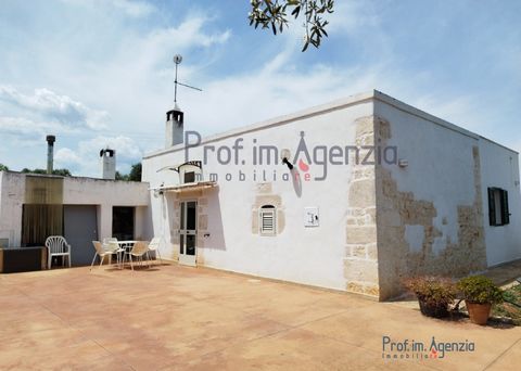 For sale interesting farmhouse in the countryside of Ostuni, located a short distance from the town and the sea. The property consists of a living room with a pavilion vault equipped with a kitchenette, two bedrooms, one of which is vaulted, and a ba...