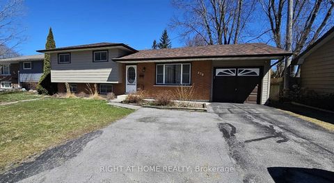This spacious & move-in ready 3-bedroom, 2-bathroom side-split detached home offers an ideal location just minutes away from Lake Simcoe's public boat launch and beach. The open concept kitchen/breakfast area & living room create a welcoming space, p...