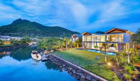 Op zoek naar een luxe residentie die ultiem comfort, topdesign en een exclusieve locatie combineert? Zoek dan niet verder! Deze prestigieuze villa in La Balise Marina, aan de westkust van Mauritius, biedt dit alles en nog veel meer. Stelt u zich eens...