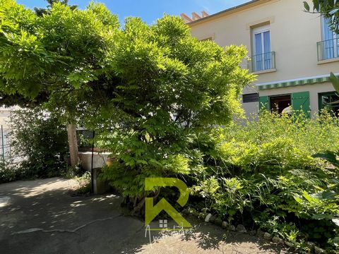 BÉZIERS MAISON GRAND GARAGE ET JARDIN. Proche du centre ville, venez visitez cette maison T5 de 122 m2 habitable au accents 