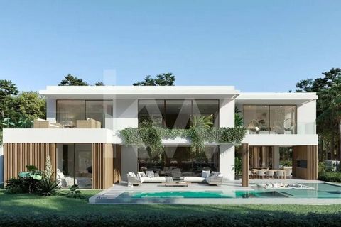 House located at Rua Villa Marinha/Rua das Codornizes, face to the Equestian Center of Quinta da Marinha, and near Quinta da Marinha Health Club, in Cascais.Contemporary architecture, straight lines, very spacious and bright, this villa has an extrao...