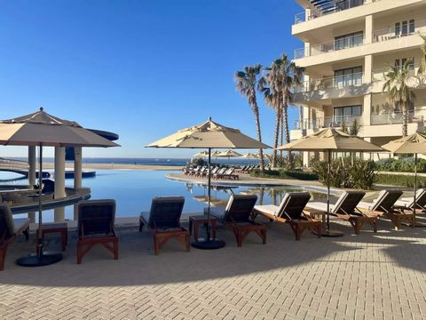 DCL284-3 Condo with terrace and direct access to the ocean, pool and gym, Pacific Ocean, Cabo San Lucas. Apartment with panoramic sea views, ready for you to move in right away or use it for the first time on your next vacation. With entertainment sp...