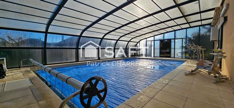 Maison 3 chambres - Terrain 1776 m² - Piscine