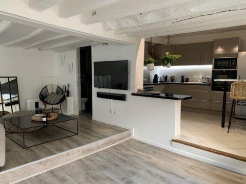 hyper centre, T2 de 50m² TRES BIEN RENOVE