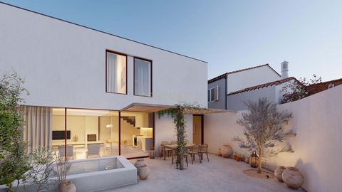 CASA DA ALDEIA NOVA EM OPTIMA LOCALIZAÇÃO NA VILA DO BISPO Em pleno centro histórico português de Vila do Bispo temos um projeto de construção irreverente com conclusão prevista para o inicio de 2025. A nova construção será construída com um elevado ...