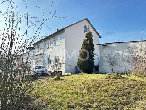 Diese lichtdurchflutete Wohnung mit einer Wohnfläche von ca. 48 m² besticht durch ihre gute Lage und den durchdachten Grundriss. Die Wohnung empfängt Sie mit einem großzügigen Wohnzimmer, das ausreichend Platz für eine komfortable Couchgarnitur, eine...