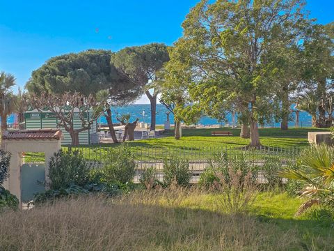 VILLA DE CARACTERE VUE MER EN CENTRE VILLE DE SAINT RAPHAEL ET BORD DE MER