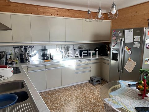 MAISON AVEC DEUX TERRASSES ET GARAGE