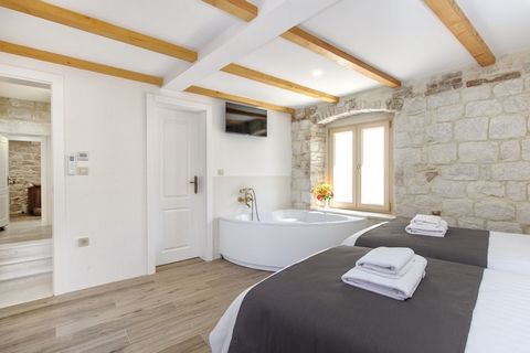 This elegant stone house offers a refined stay for up to six guests, with three beautifully furnished bedrooms, each featuring a king-size bed. Perfect for families or groups, the property includes three en-suite bathrooms and an additional guest toi...