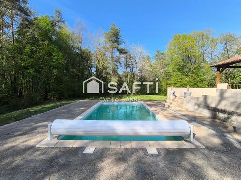 Maison sur sous sols de 130 m2 avec piscine sur un terrain de 1450 m2