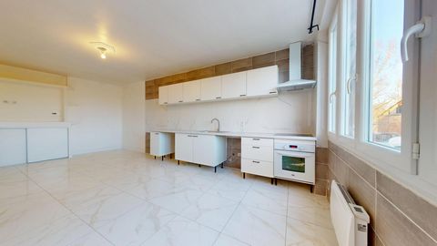 Maison rénovée avec jardin à Larrazet.