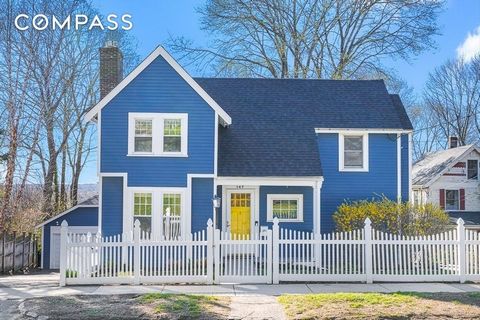 Discover this charming renovated 3 bed 2 bath home with close proximity to the Fells trails & Winchester town center including schools, train to Boston, restaurants, shops & all the town has to offer!! Beautifully renovated & lovingly maintained, thi...