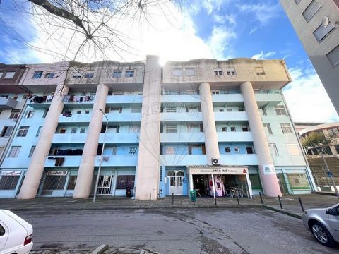 Excelente oportunidade de investimento se o que procura é rentabilidade e valorização. Imóvel Ocupado , Sem contrato de arrendamento, que se encontra Indisponível para Visitas de momento, sendo comercializado actualmente nessa mesma condição! Venda d...
