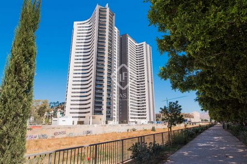Lucas Fox presenta AQ Urban Sky, nuestra apuesta más innovadora y moderna de viviendas de obra nueva en el corazón de Málaga, con una espectacular altura, iluminación e inmejorables vistas. El entorno está perfectamente comunicado con el centro histó...